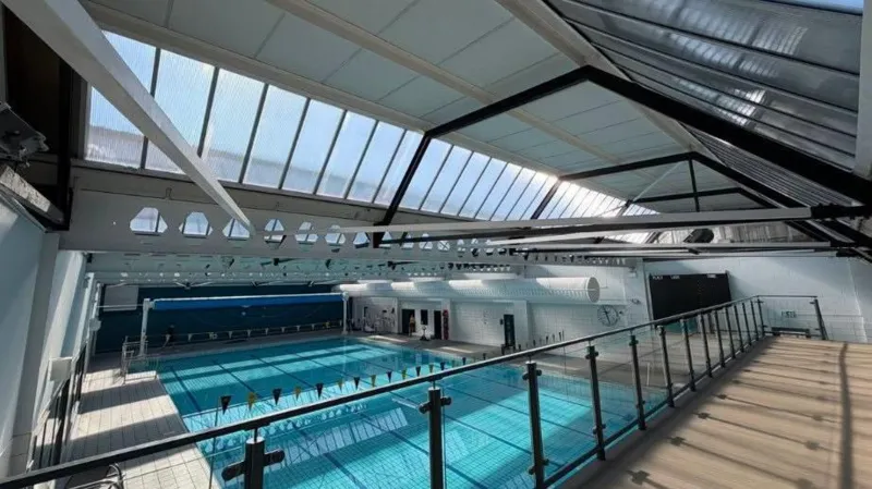 La piscina reabrirá sus puertas tras tres meses de cierre.