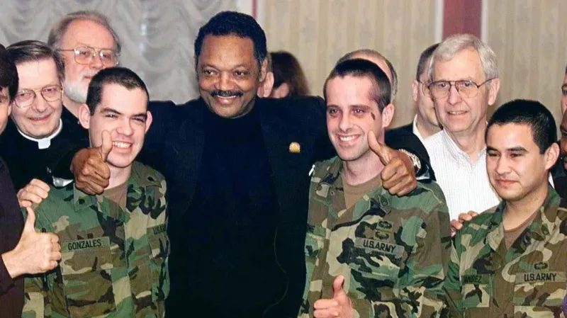 «Lo hizo por nosotros»: soldado estadounidense recuerda los esfuerzos de Jesse Jackson para liberarlo a él y a otros dos prisioneros de guerra