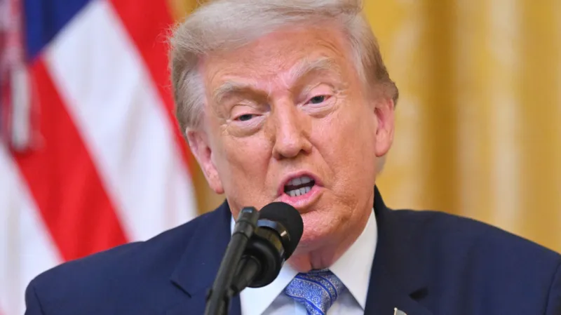 Tarifele Trump ar putea reduce exporturile Irlandei de Nord către SUA cu 15%, arată un nou studiu.