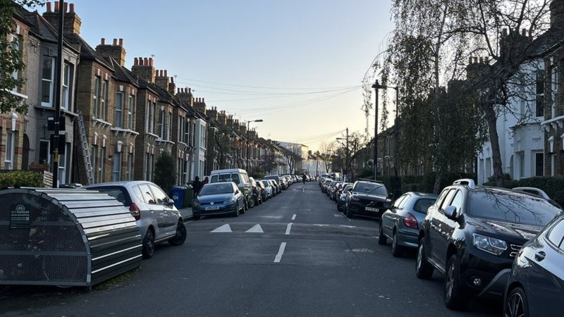 East Dulwich: Residents Waiting Several Weeks For Post To Arrive - BBC News