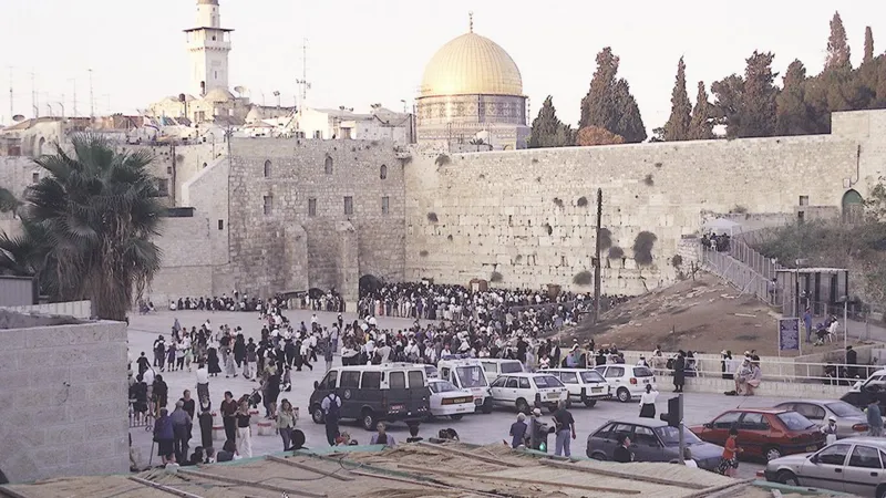 ما الذي يجعل القدس مهمة في كل الأديان؟ _118461196_hi000117201.jpg