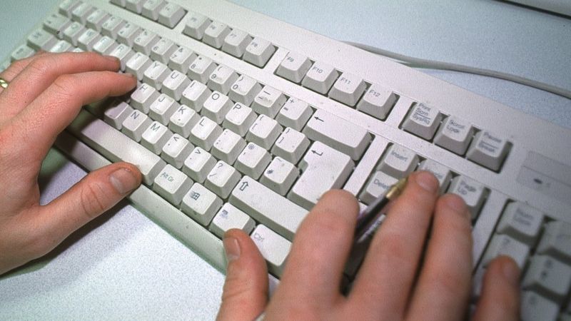 Online Sex Scam Psni Warning After 62 Ni Users Are Blackmailed Bbc News 
