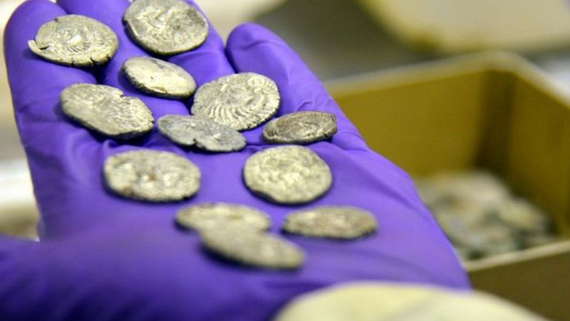 Blythburgh hoard: Iron Age gold coins declared treasure - BBC News