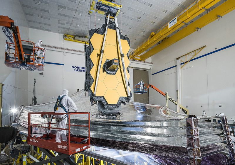 James Webb super-telescope arrives at launch site - BBC News