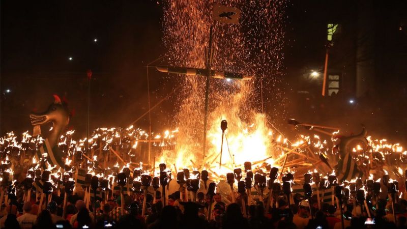 Up Helly Aa viking fire festival lights up Lerwick - BBC News