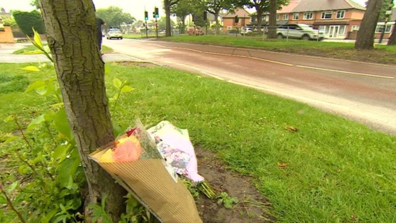 Arrest after man and woman die in Birmingham crash - BBC News