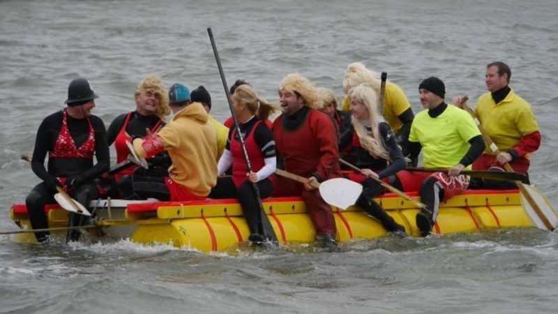 New Years Day Poole Harbour Bath Tub Race Called Off Bbc News