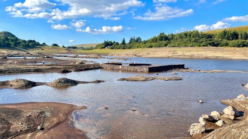 Capel Celyn: One rescued from lakebed mud of submerged village - BBC News