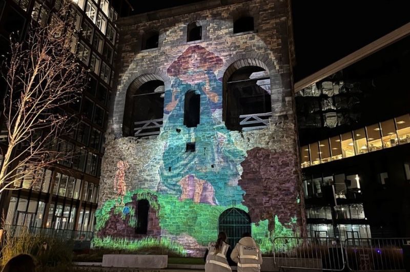 Leeds Light Night City lit up in 'playful' light spectacle BBC News