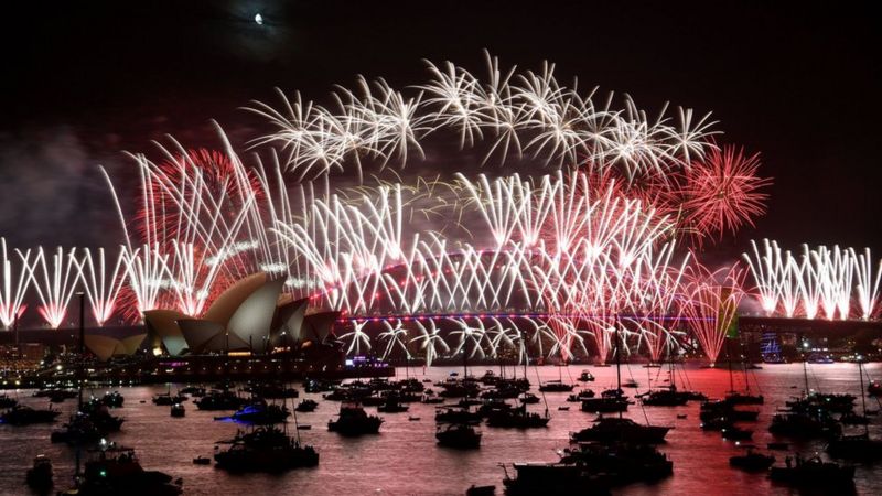 New Year's Eve in pictures: World celebrates arrival of 2023 - BBC News