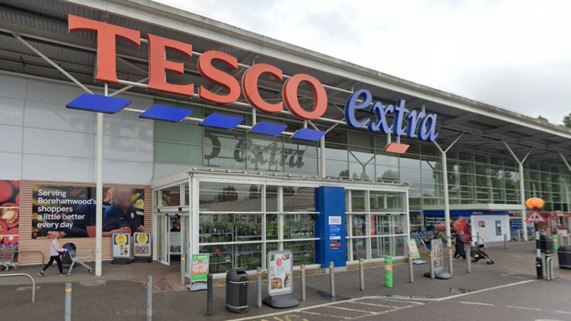 Man charged over Borehamwood Tesco suspected acid attack - BBC News