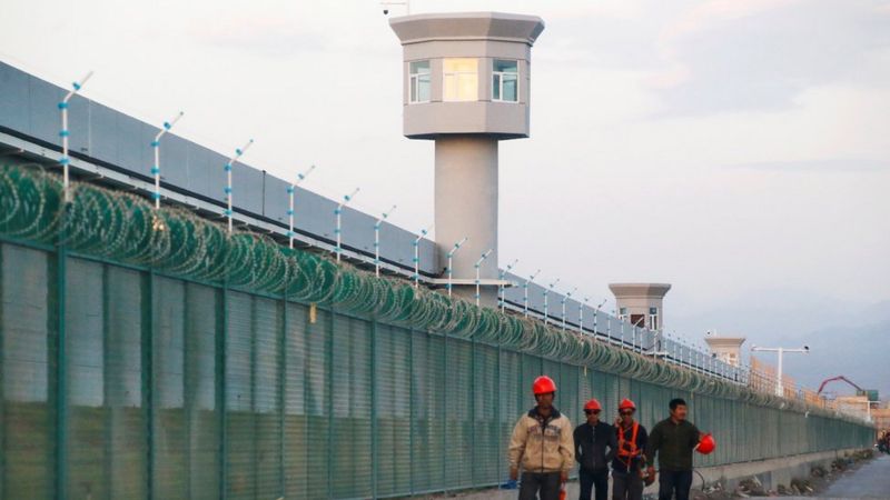 China Uighurs: Detained For Beards, Veils And Internet Browsing - BBC News