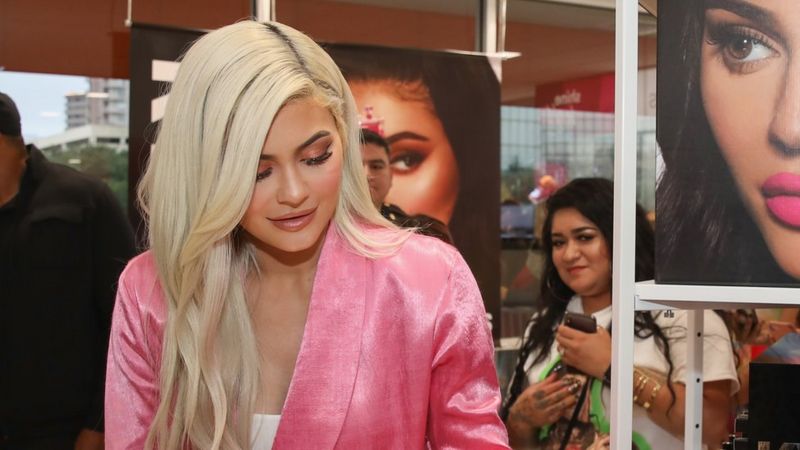 Kylie Jenner Sells Stake In Cosmetics Company For 600m Bbc News 
