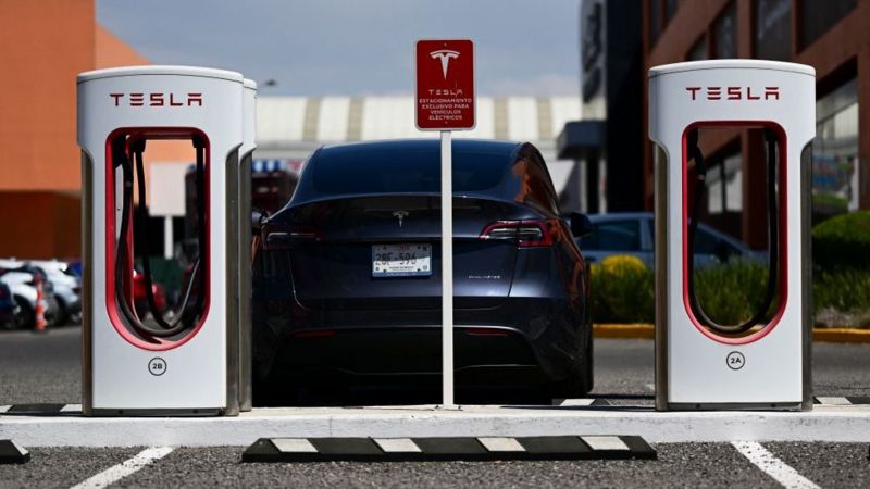 Los autos Tesla son una buena opción para los mexicanos, ya que ayuda a no contaminar y a la economía del hogar.