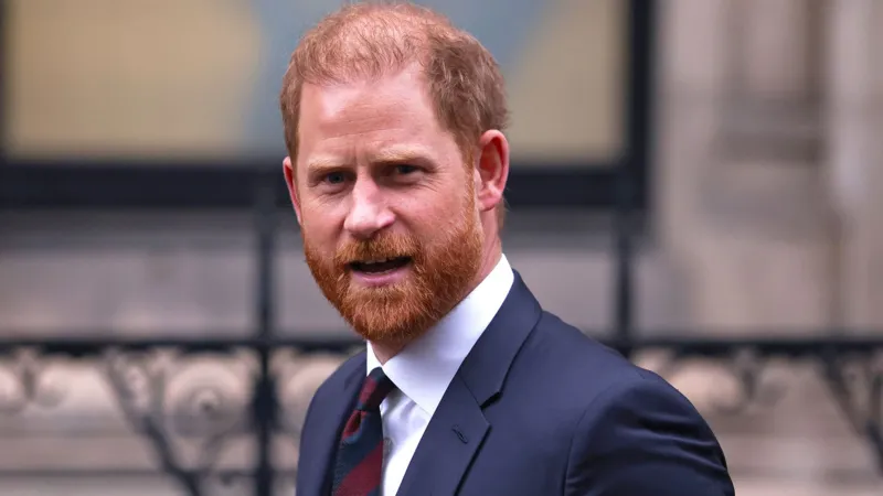 Harry începe vizita sa în Marea Britanie, în contextul în care se așteaptă verdictul în procesul de confidențialitate împotriva editorului Daily Mail