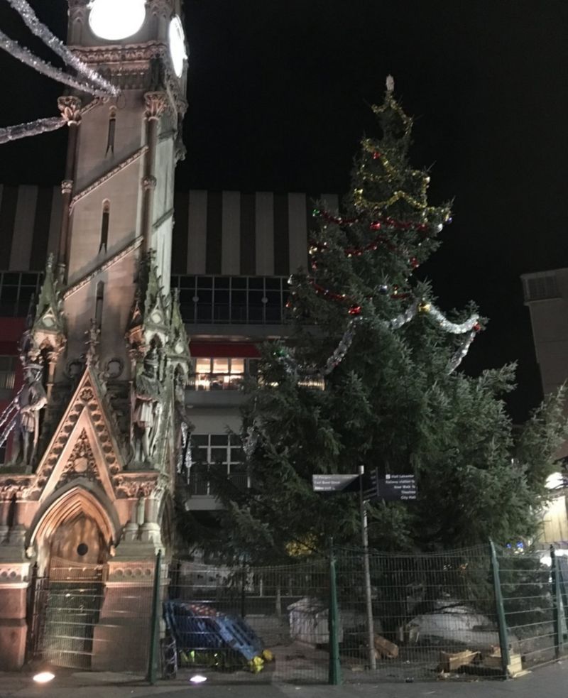 Tinsel 'too heavy' for Leicester Christmas tree BBC News