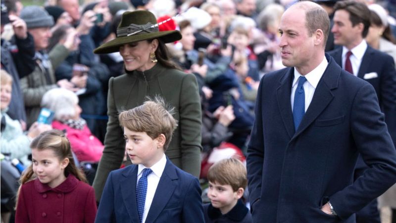 Royals take surprise booking during Birmingham restaurant visit - BBC News