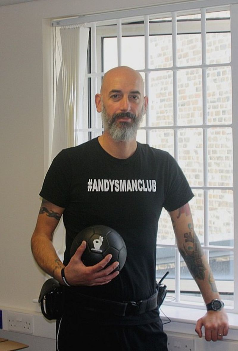 &lsquo;We stop people killing themselves&rsquo; - BBC News