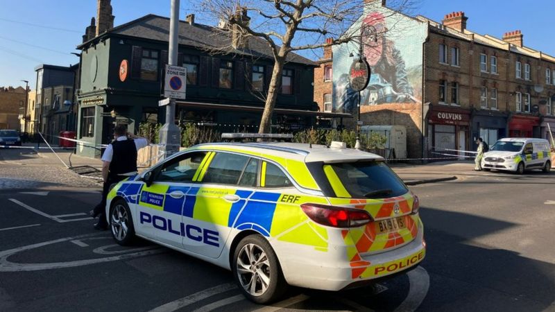 Walthamstow stabbing: Three charged with attempted murder - BBC News