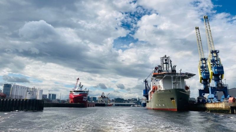 First cruise ship arrives at newly-expanded harbour in Aberdeen - BBC News