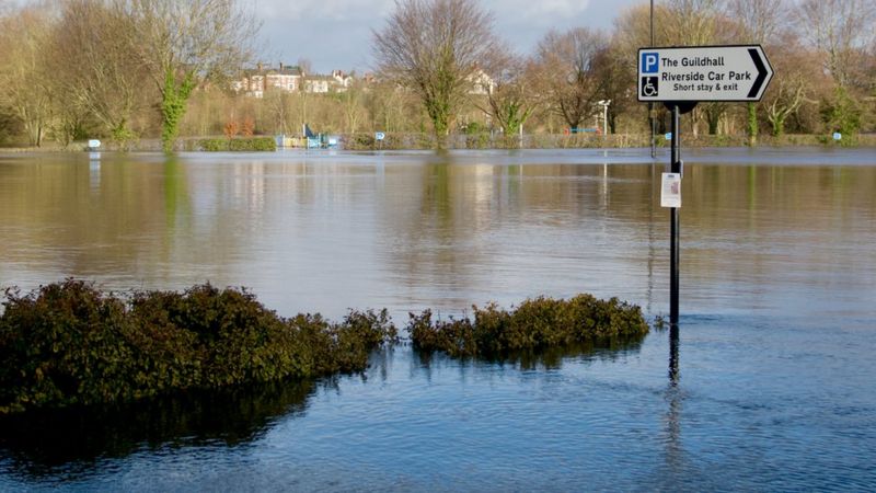 Shrewsbury flood schemes set to be approved by council - BBC News