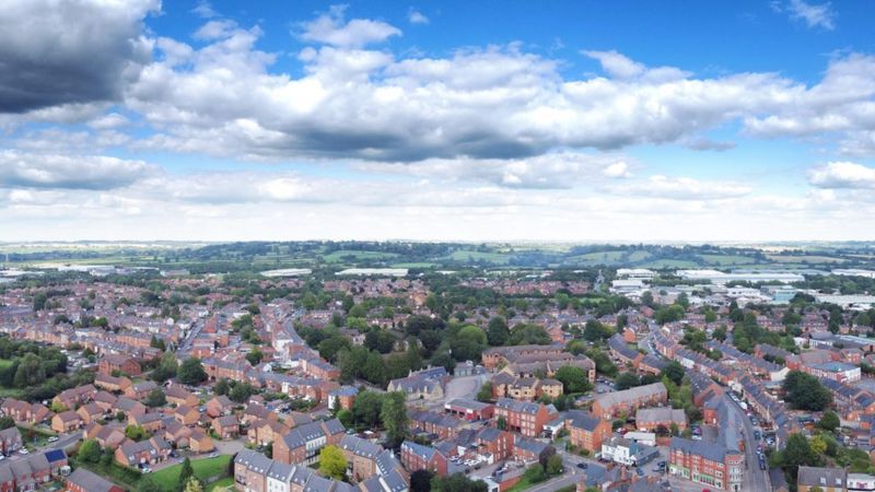 Councils ditch £2.5m Oxfordshire 2050 housing plan - BBC News
