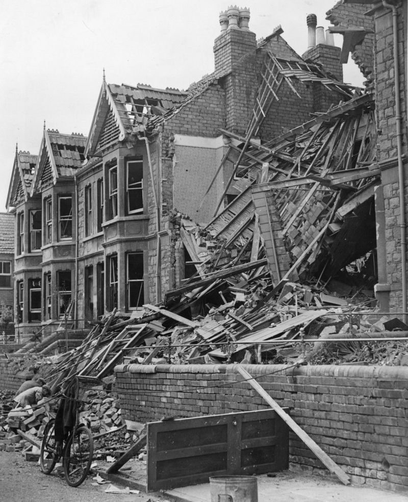 Bristol Blitz Recalling The Bombing 75 Years On Bbc News