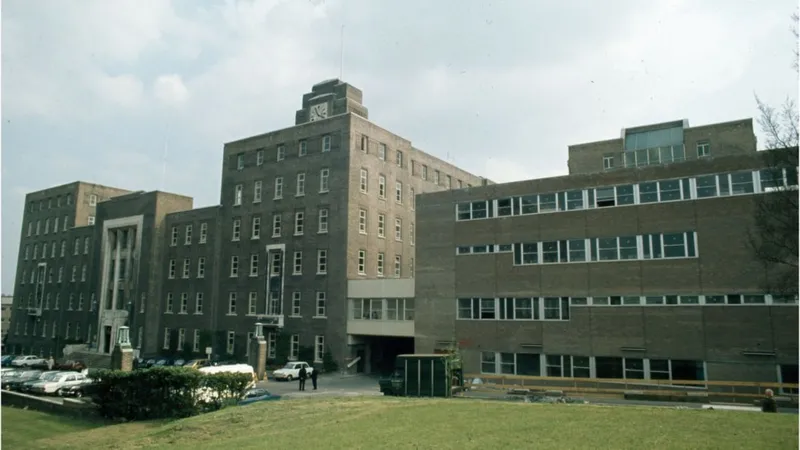 Cómo 175 niños británicos fueron infectados con VIH 3 El viejo hospital Reina Isabel se clausuró en 2010.