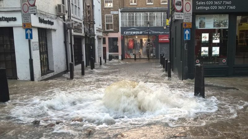 Thames Water Admits It Is Too Slow To React To Burst Pipes - BBC News