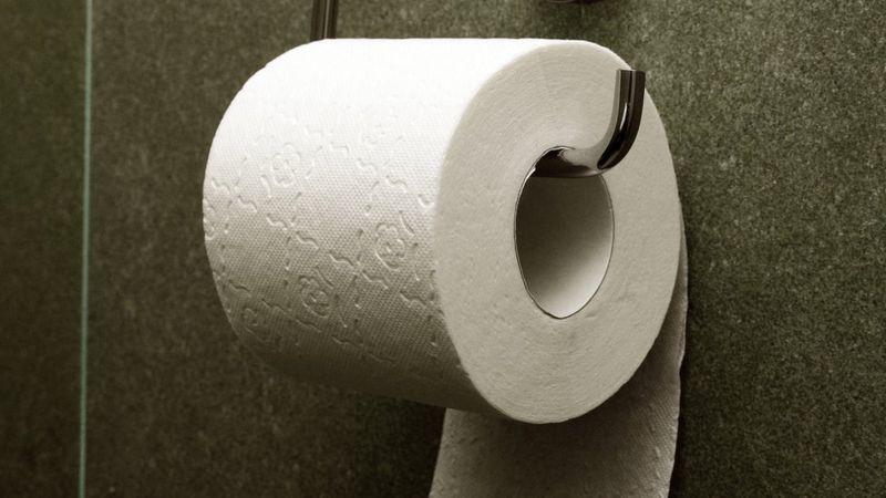 iceland-toilet-roll-price-war-wipes-out-jobs-bbc-news