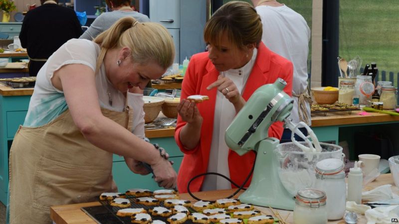 Great British Bake Off: Mel and Sue to quit as hosts - BBC News