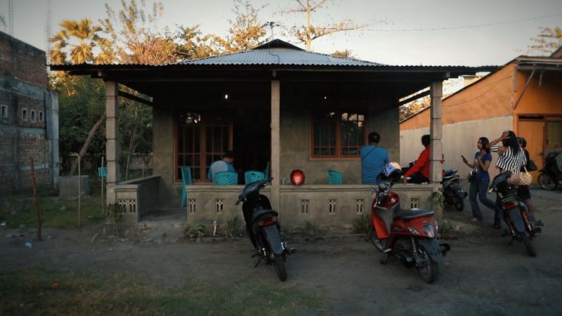 Sekretariat Fajar Sikka di Kota Maumere, tempat transpuan dan transman berorganisasi, berkumpul dan berkegiatan.
