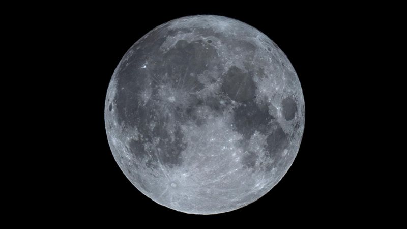 In pictures: Blue supermoon captured over the West Midlands - BBC News