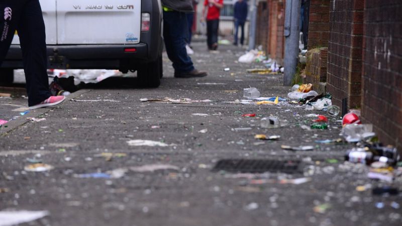 Annual ?3.5m cost of cleaning litter from Welsh streets - BBC News