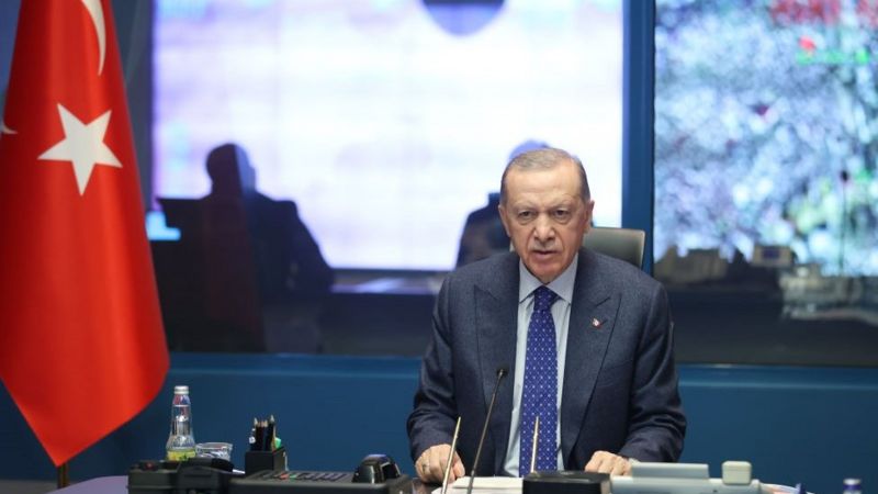 El presidente Erdogan está siendo repetidamente criticado por la falta de preparación de su gobierno contra el desastre.