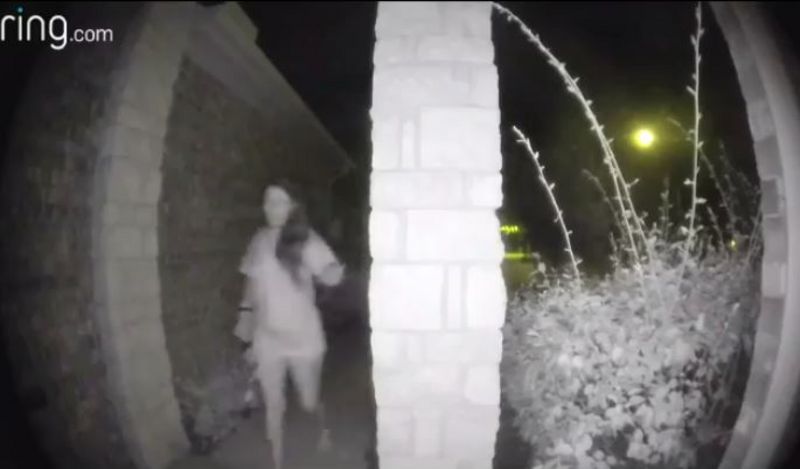 Texas Police Search For Mystery Woman Ringing Doorbell Bbc News