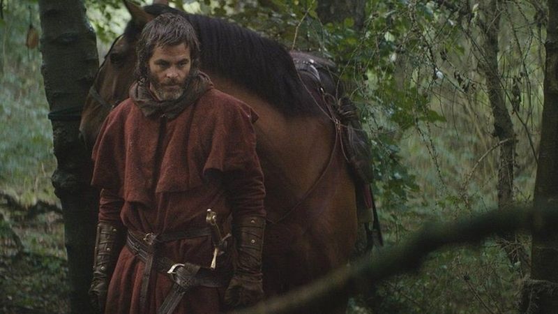 Chris Pine downplays Outlaw King nudity at Toronto - BBC News