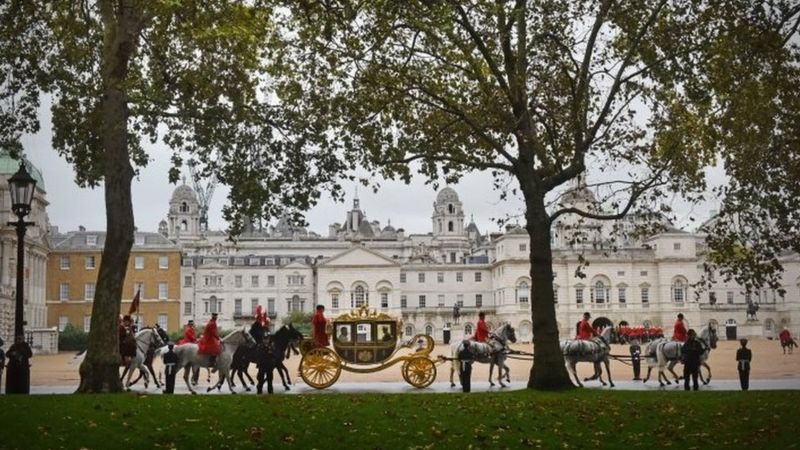 Queen's Speech: Plenty Of Pomp In Dressed-down Ceremony - BBC News