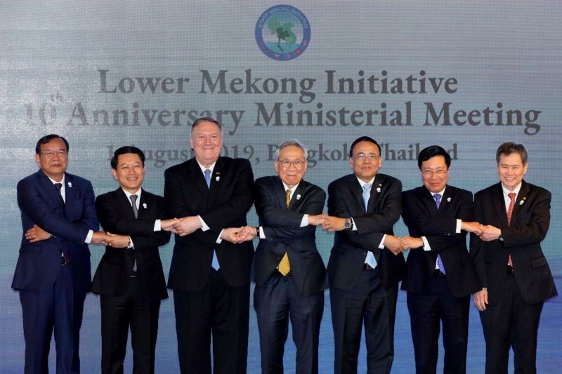 Ngoại trưởng Hoa Kỳ Mike Pompeo cùng các vị đồng cấp đến từ các nước ven sông Mekong.