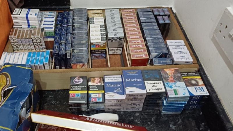 Illegal tobacco worth £12,500 seized from Gloucester flat - BBC News