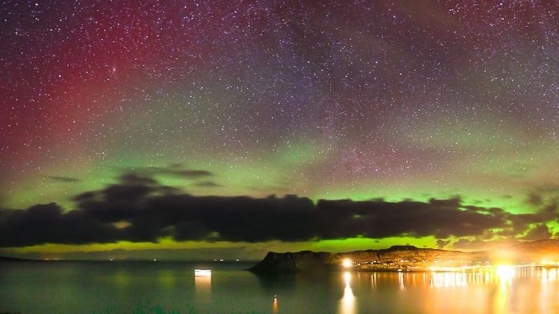 Aurora Borealis lights up the sky over Scotland - BBC News