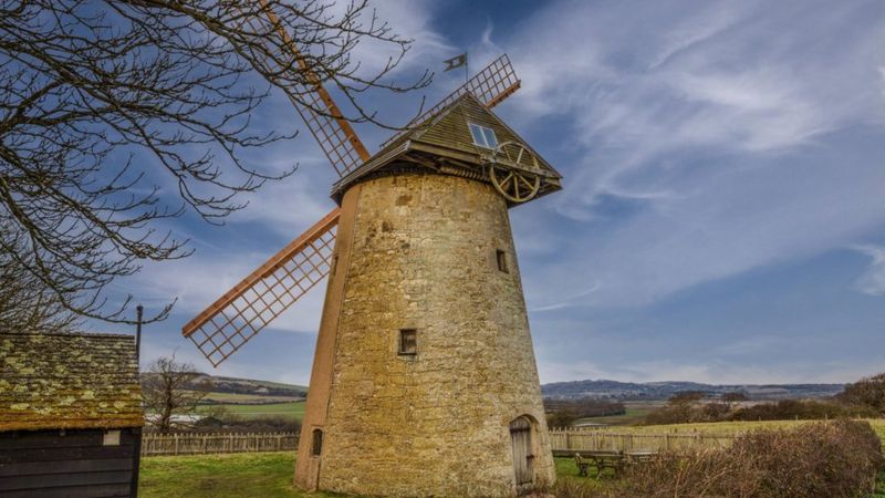 Windmill immortalised by Turner returns to glory on Isle of Wight - BBC ...