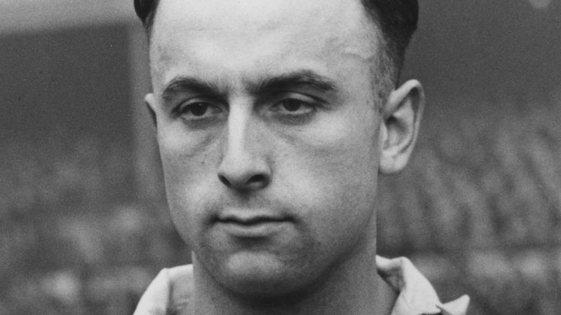 Ivor Broadis: England footballer dies aged 96 - BBC News