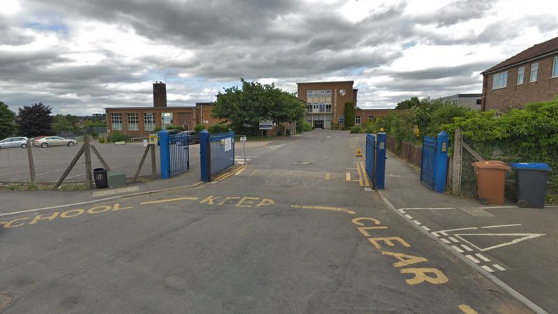 Teenager stabbed near Hastings High School in Burbage - BBC News