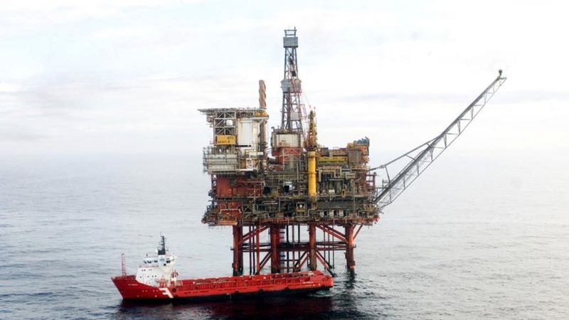 Oil firm Apache changes offshore rota pattern - BBC News