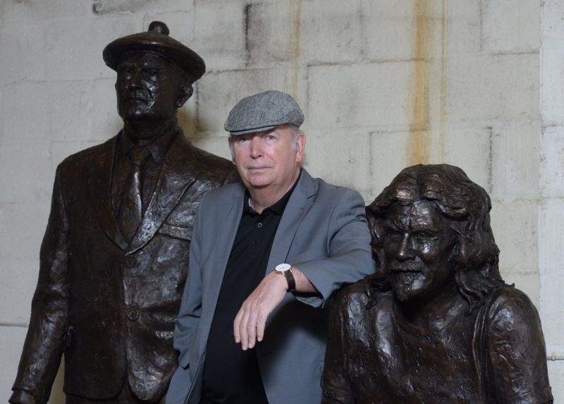 Billy Connolly: Will the Big Yin's statue ever find a home? - BBC News