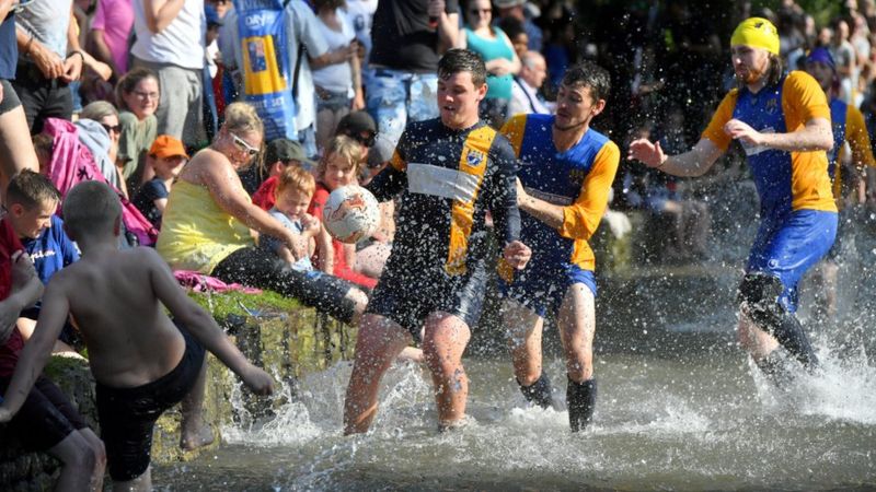 bourton-on-the-water-football-hundreds-of-fans-watch-river-match-bbc