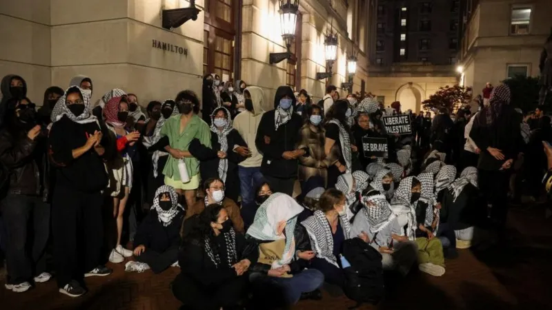 Columbia protesters take over building after defying deadline