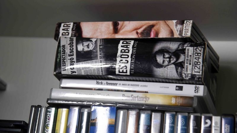 Libros y videos del narcotraficante Jarvis Chimenes Pavao en la prisión de Tacumbú, Asunción.