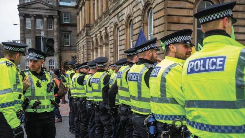 Police Scotland To Cut Staff Jobs And Freeze Recruitment - Bbc News